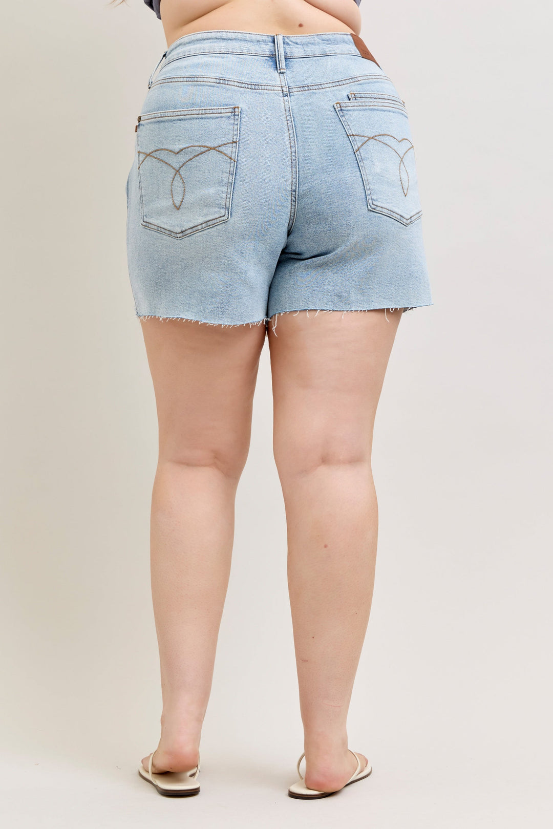 Evelyn Mid Rise Rigid Magic Dad Shorts