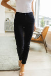 Edith Mid Rise Classic Slim Judy Blue Jeans in Black