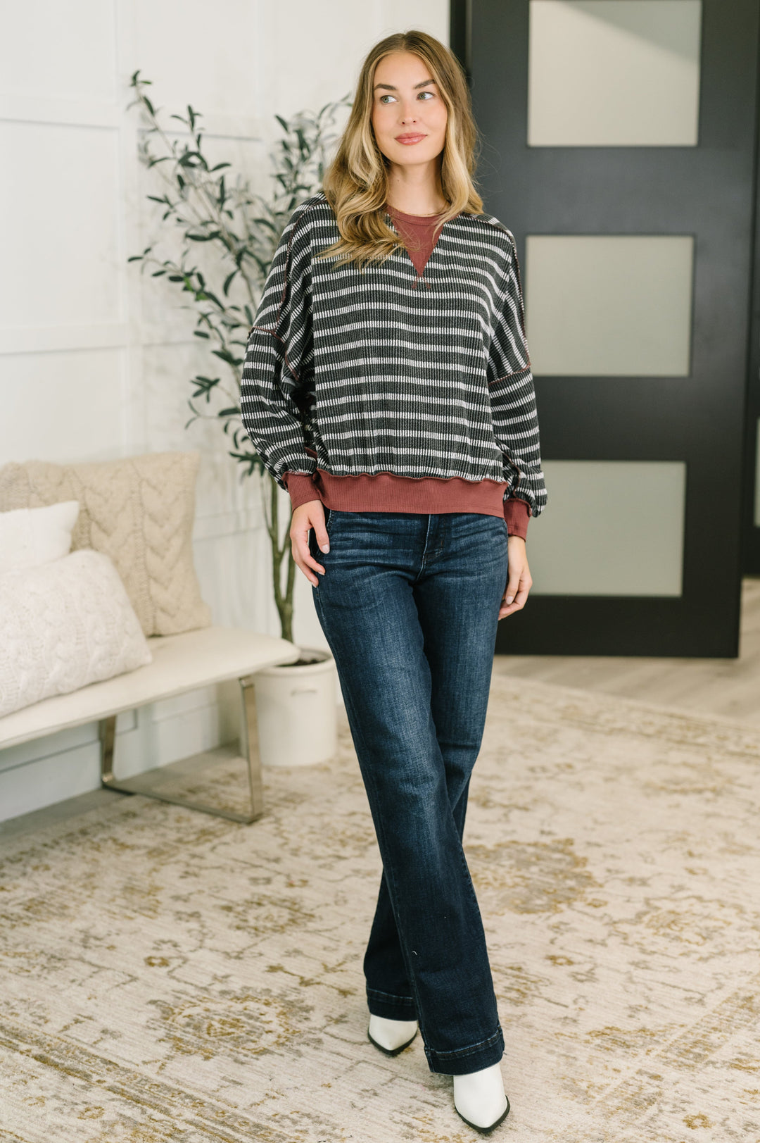 Exceptionally Cozy Contrast Relaxed Pullover