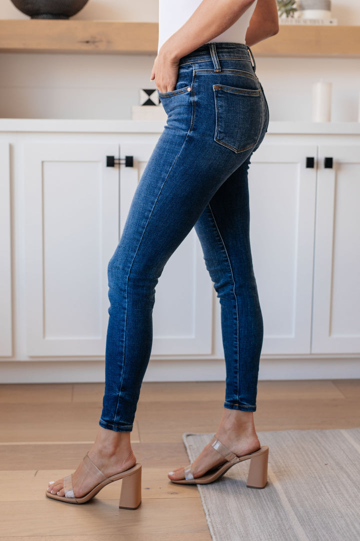 Maxine Mid-Rise Skinny Judy Blue Jeans
