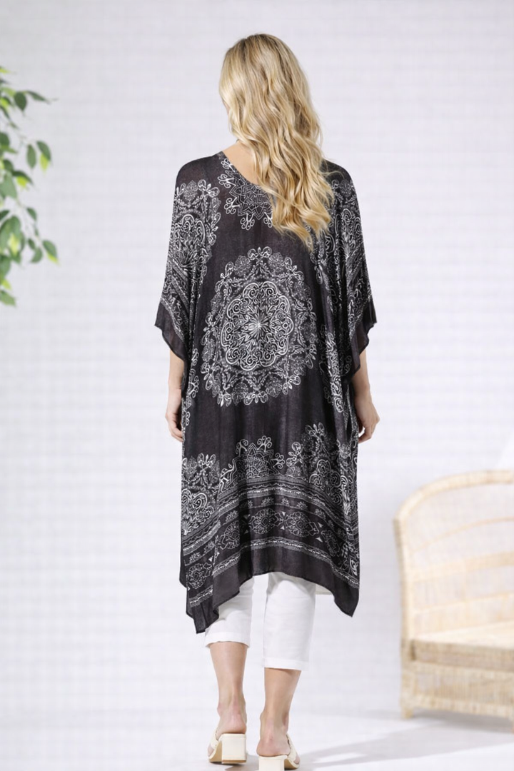 Serene Pattern Kimono