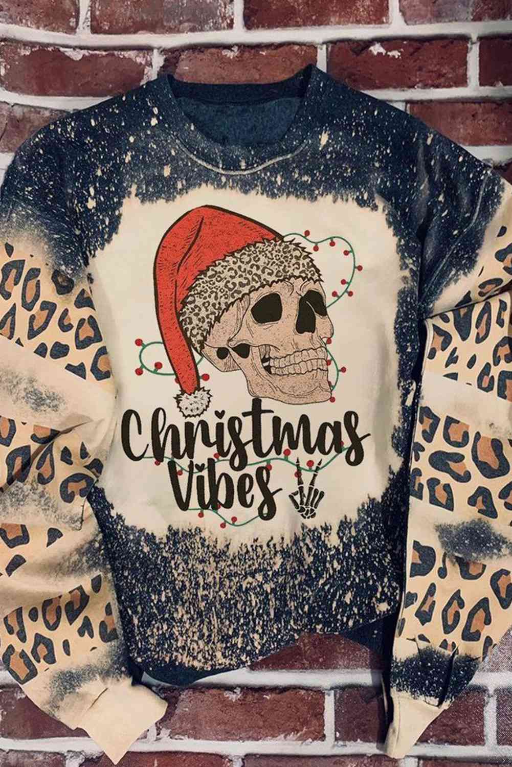 Round Neck Long Sleeve CHRISTMAS VIBES Graphic Sweatshirt